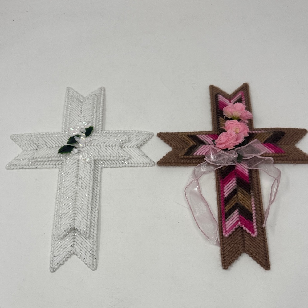HANDMADE PLASTIC CANVAS CROSSES CROSS LOT OF 2 HOMEMADE RELIGIOUS WALL HANGING